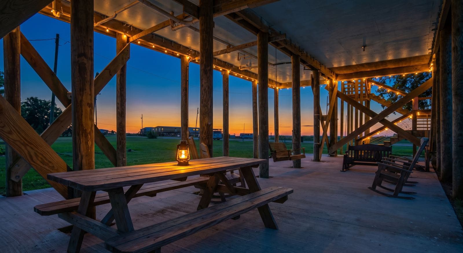 Ground-level picnic table
